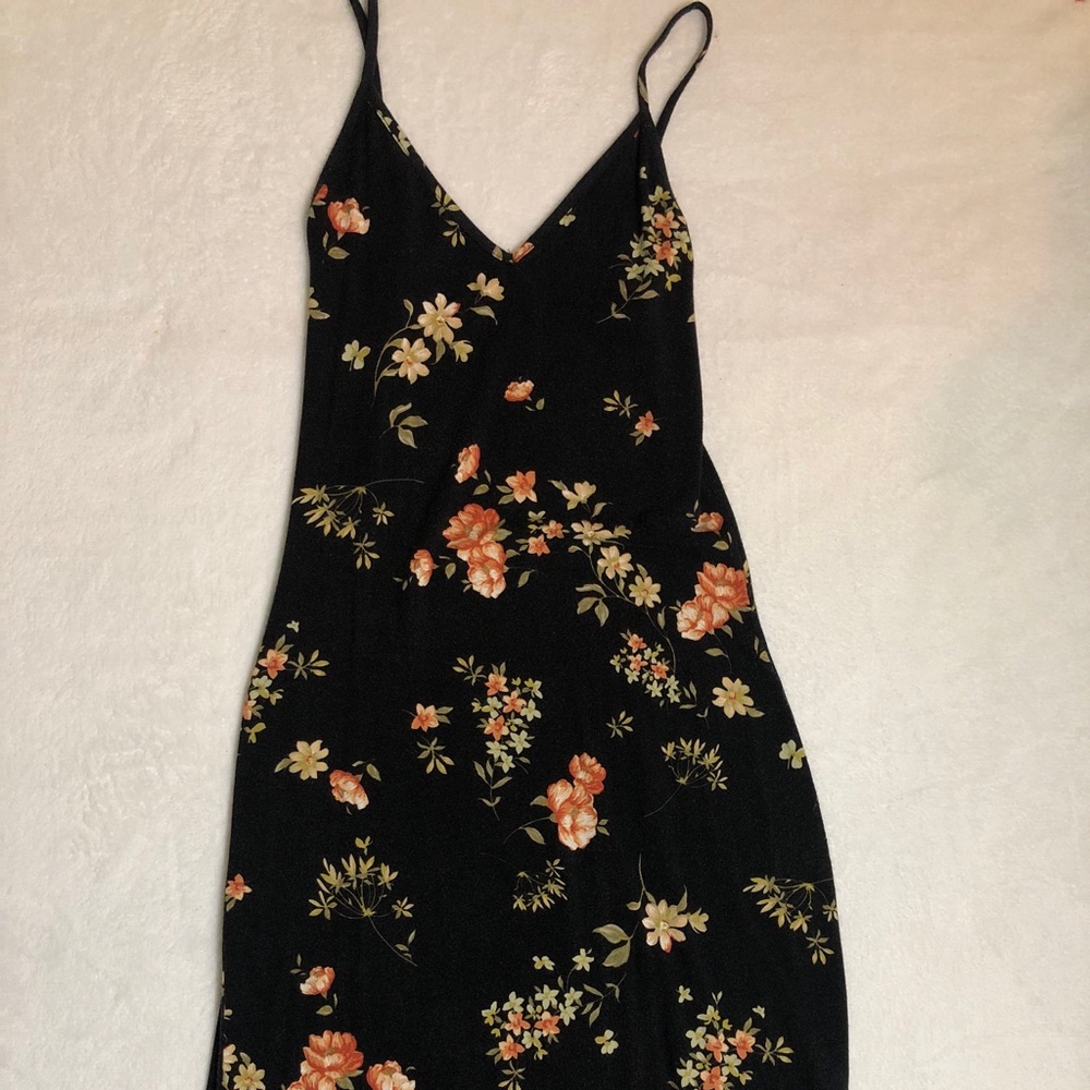 brandy Melville midi body con dress
